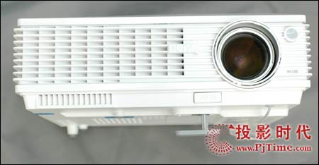 明基(BENQ)W100投影機(jī)外觀和配件