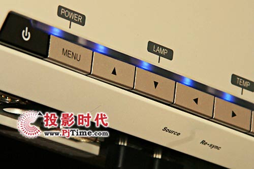 WDaHD80ͶӰC 尴