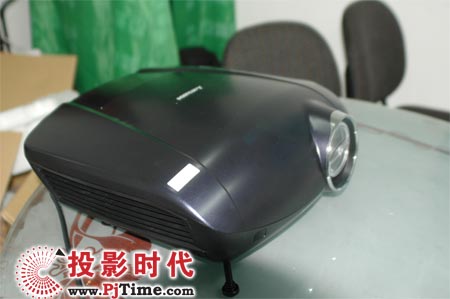 �������ͶӰ�C(j��)HC77-20S���_(d��)ͶӰ�r(sh��)���W(w��ng)