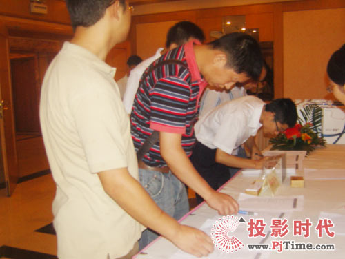 �vӍͨRTX��(y��ng)�Ãrֵ�͑����������ɶ�վ��ȡ�ÈA�M�ɹ�