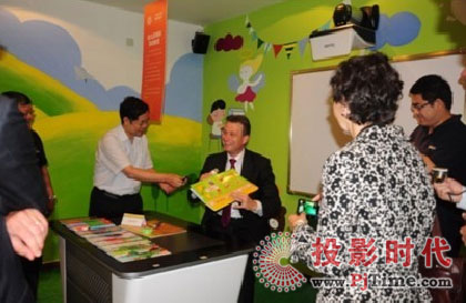 ���m�������Ļ��ͿƌW(xu��)������F(tu��n)���^���w�(y��n)�A�����ǿ͑��w�(y��n)����