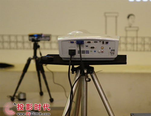 D863܏(qing)ŵĶýwͶӰC(j)
