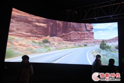 InfoComm 2013Ϳܻȫ(xin)ͶӰϵy(tng)@ǻۡ