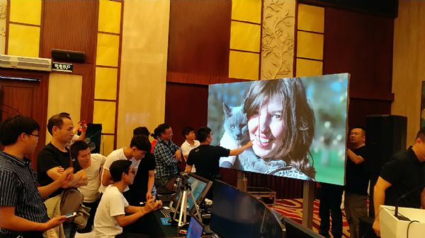 ���(c��)����˹�����g�ŵ��ȣ��҂�(c��)LED