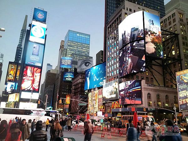 Broadway 1552̖800O@ʾ