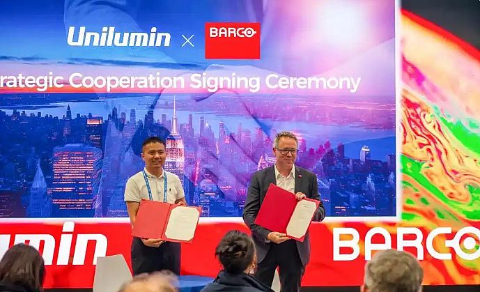 創(chuàng)新激蕩與格局重塑:2025中國LED與商顯產(chǎn)業(yè)十大事件全景深析