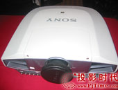 2005����ĻͶӰ���@ʾ�O(sh��)�䑪(y��ng)���c�Ј�Փ���F(xi��n)���a(ch��n)Ʒչʾ�^(q��)֮���� VPL-FX52ͶӰ�C(j��)